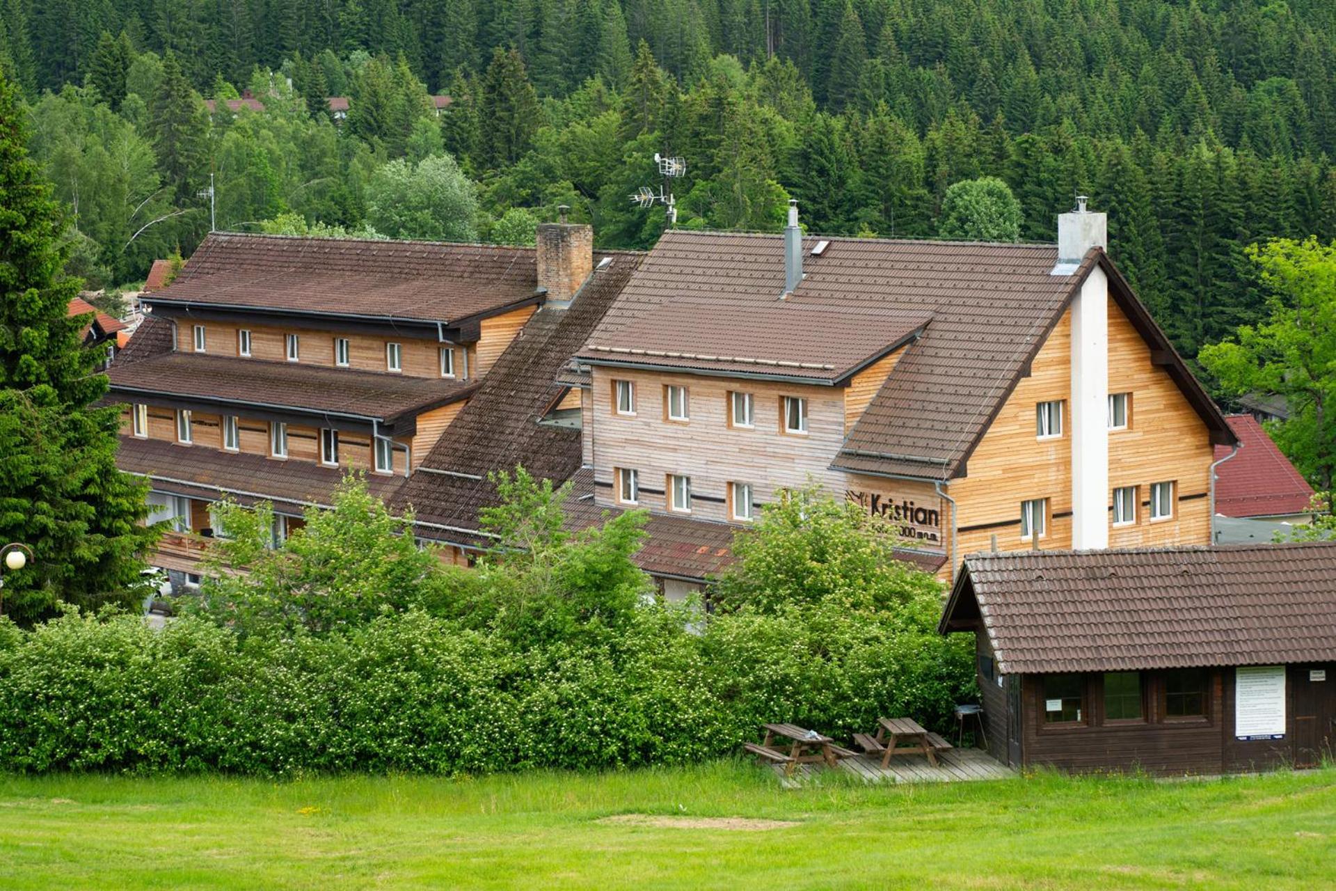 Hotel Kristian Kubova Hut Exterior photo