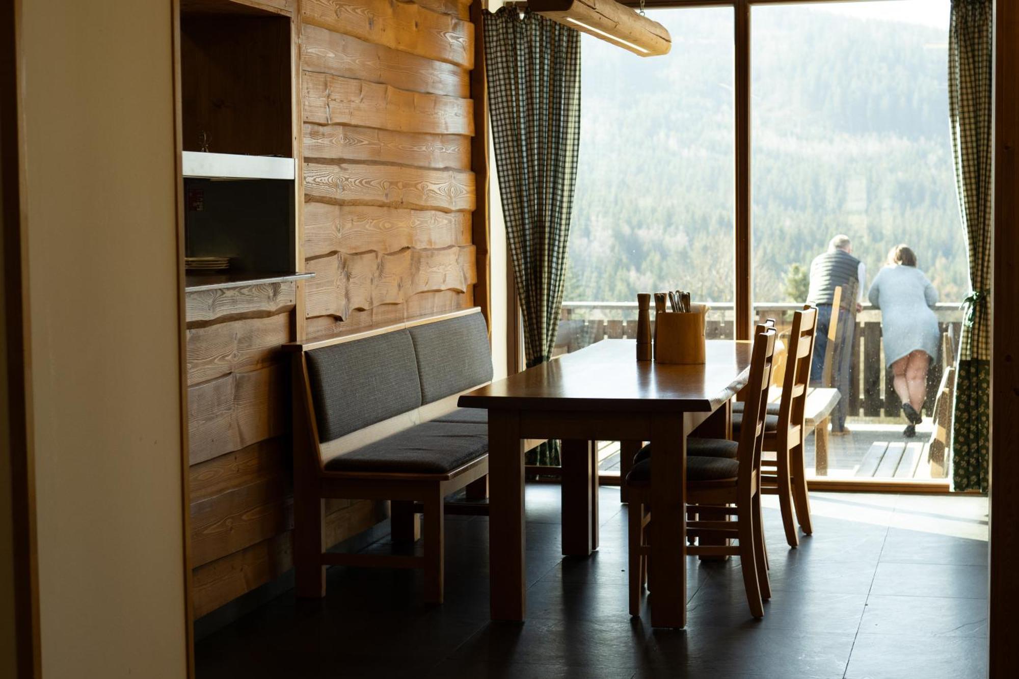Hotel Kristian Kubova Hut Exterior photo